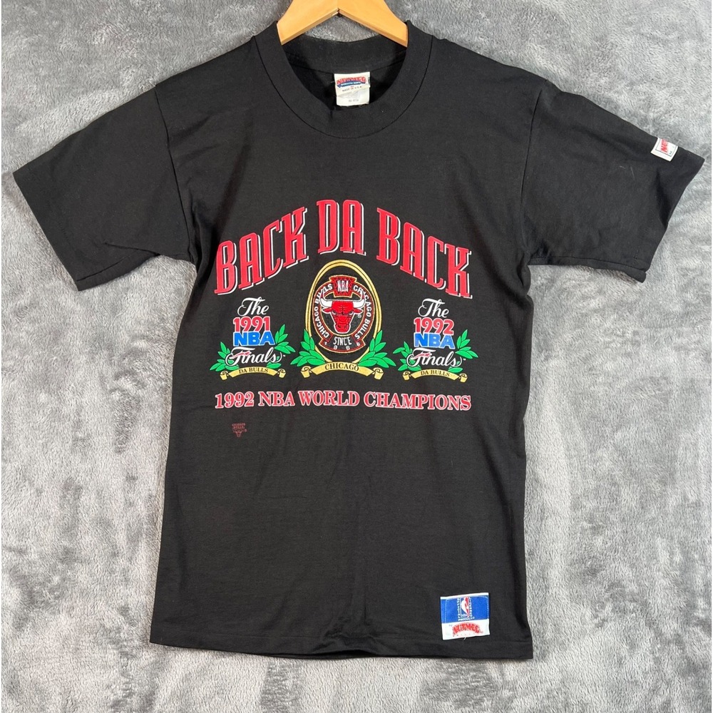 Vintage Chicago Bulls 1992 T Shirt Medium Back-to-Back Champions Nutmeg